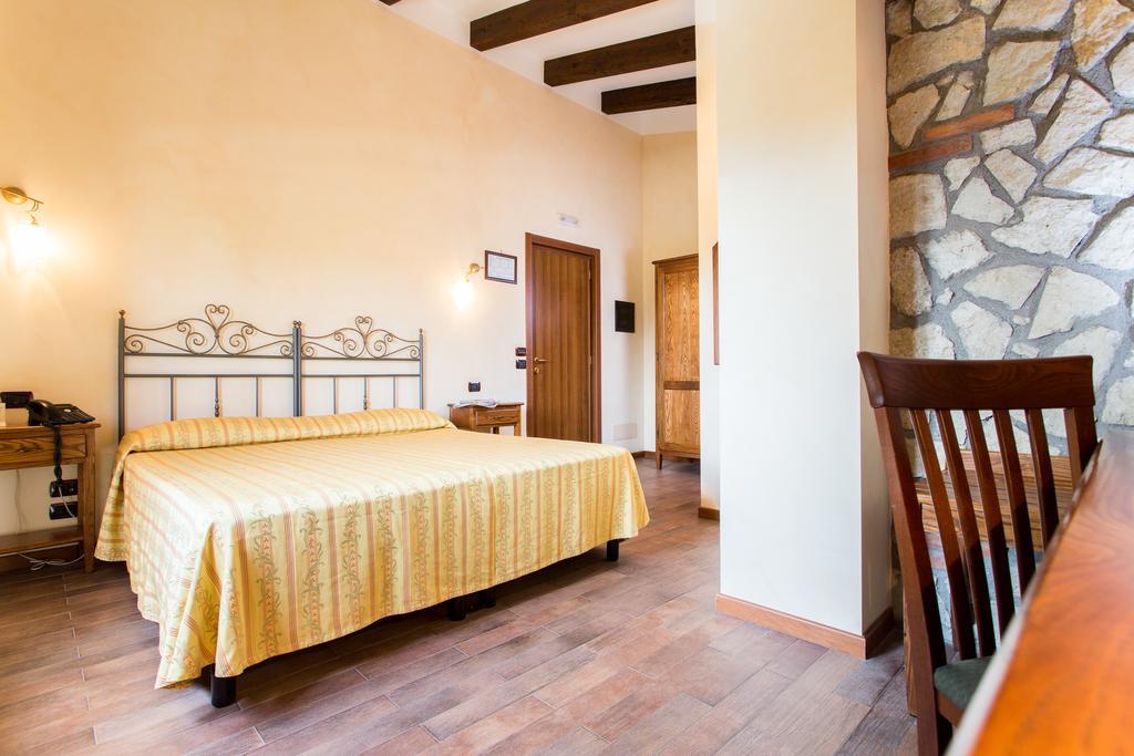 Villa Santa Caterina Montalto Uffugo Buitenkant foto