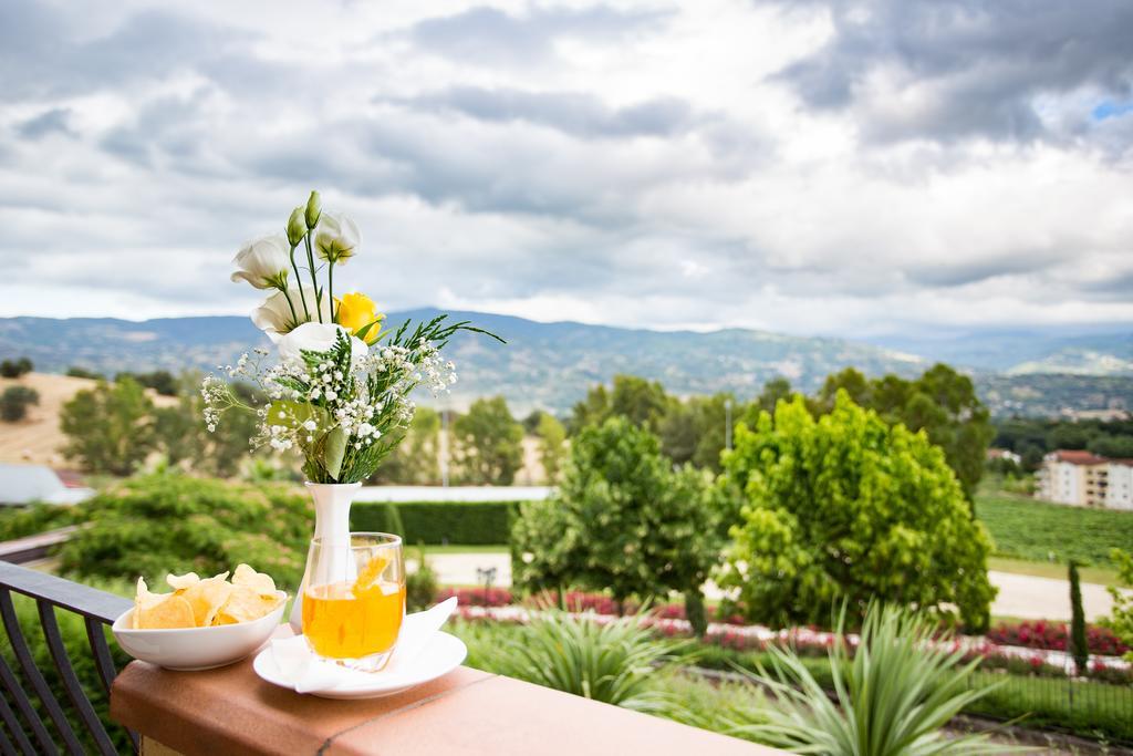 Villa Santa Caterina Montalto Uffugo Buitenkant foto