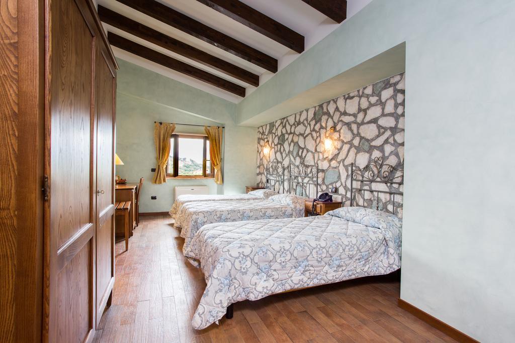 Villa Santa Caterina Montalto Uffugo Buitenkant foto