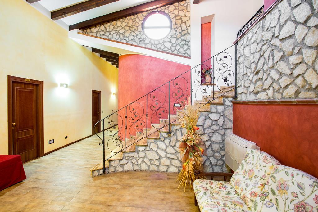 Villa Santa Caterina Montalto Uffugo Buitenkant foto