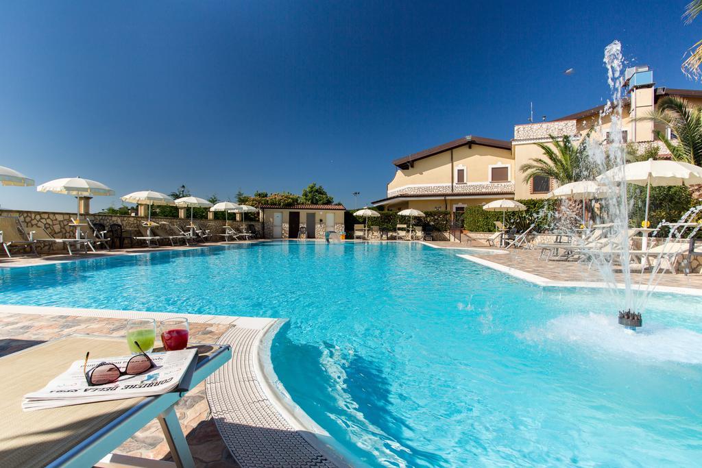 Villa Santa Caterina Montalto Uffugo Buitenkant foto