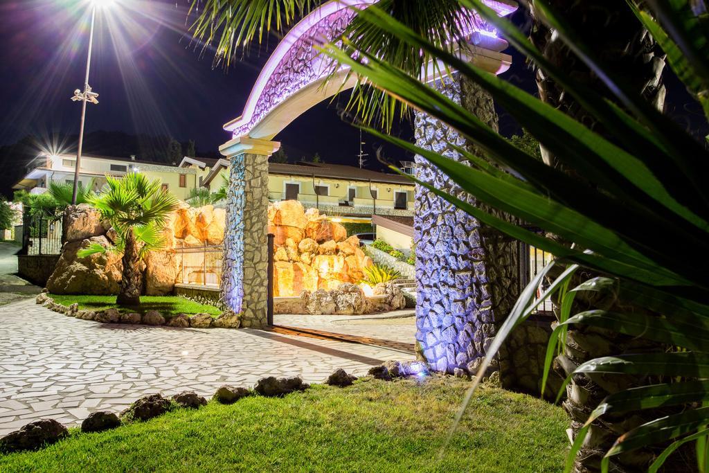 Villa Santa Caterina Montalto Uffugo Buitenkant foto