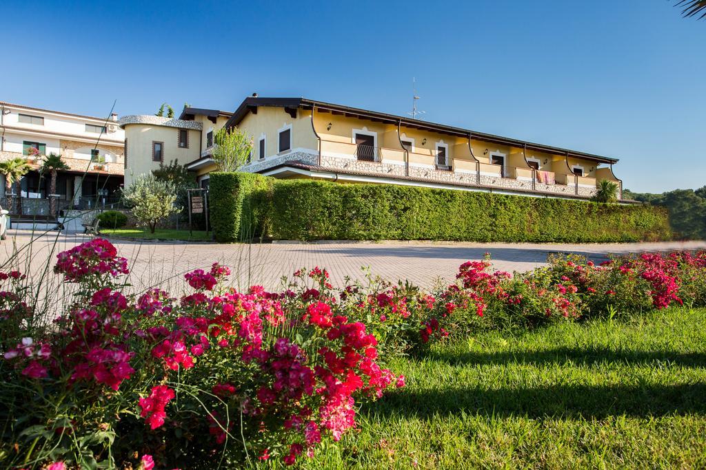 Villa Santa Caterina Montalto Uffugo Buitenkant foto
