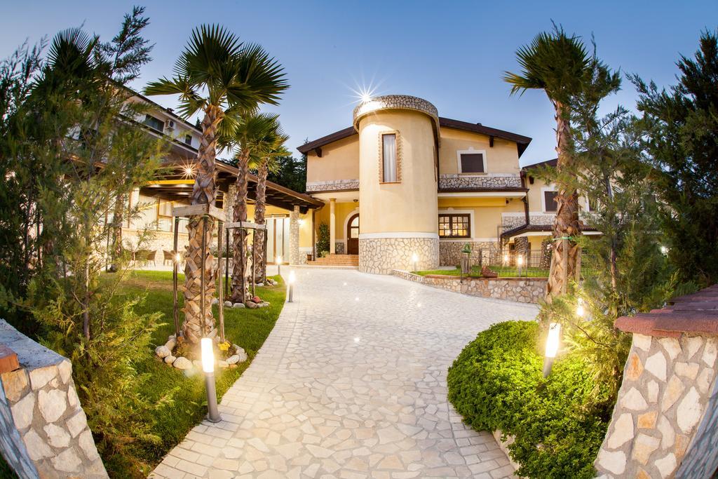 Villa Santa Caterina Montalto Uffugo Buitenkant foto