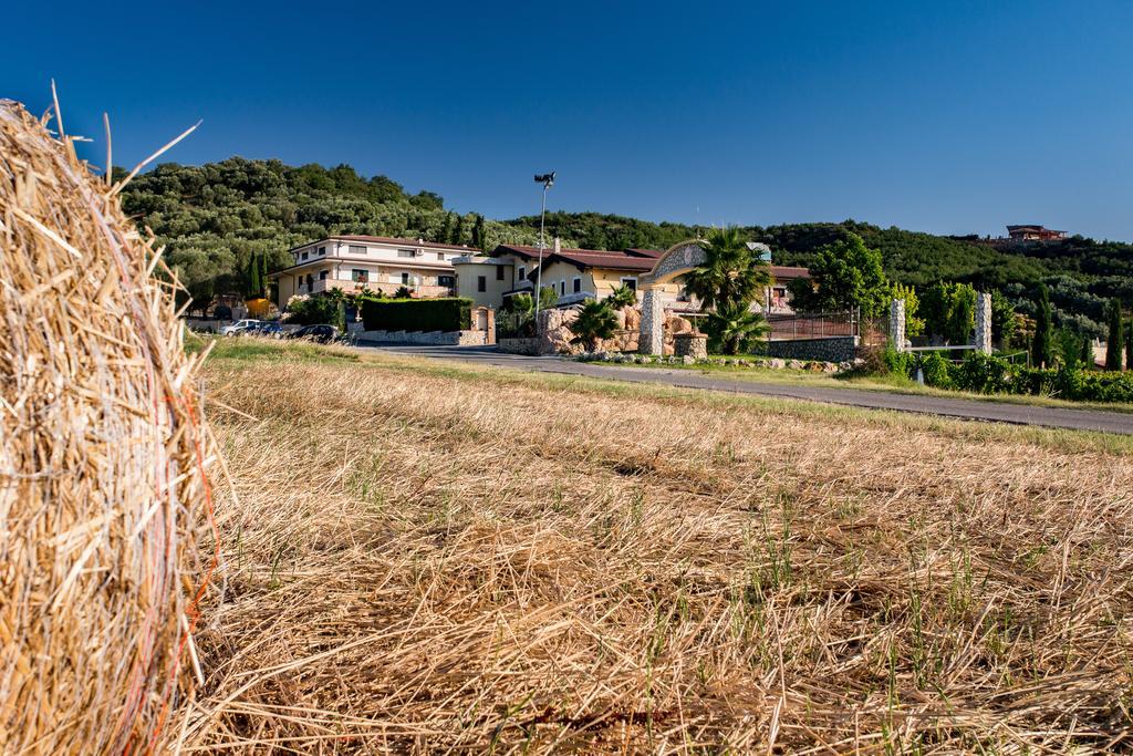Villa Santa Caterina Montalto Uffugo Buitenkant foto